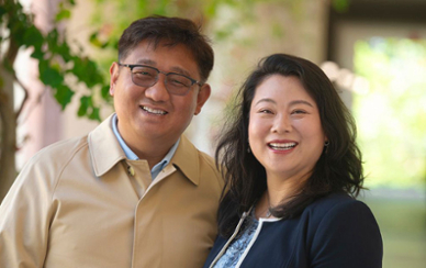 Aiiso Yufeng Li (Jeff) and DongDong Li (Doreen